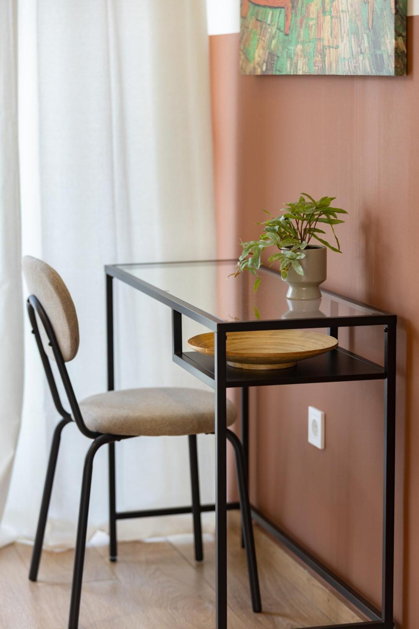 Luxurious 3-Bedroom Seaside Retreat Fully Renovated In 2025 Athen Eksteriør billede