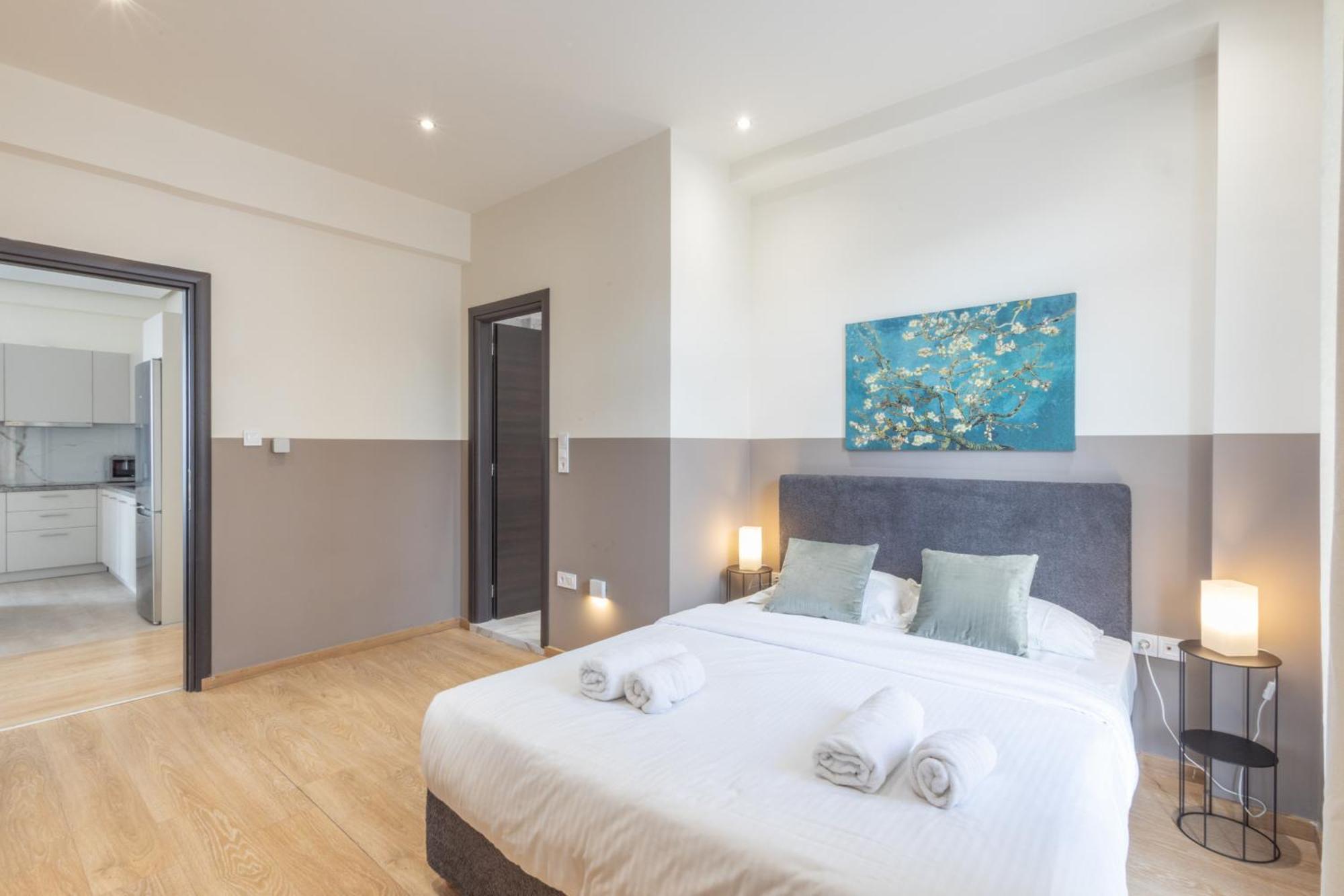 Luxurious 3-Bedroom Seaside Retreat Fully Renovated In 2025 Athen Eksteriør billede