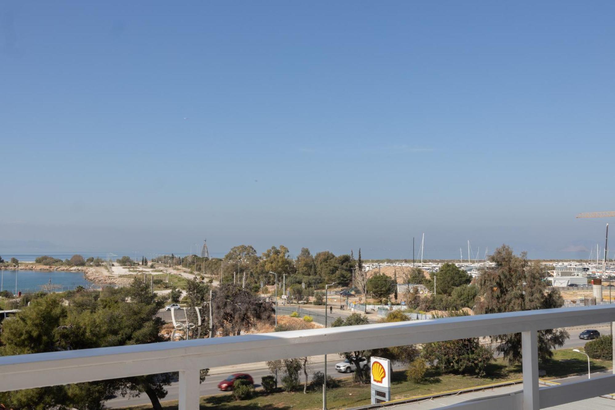 Luxurious 3-Bedroom Seaside Retreat Fully Renovated In 2025 Athen Eksteriør billede