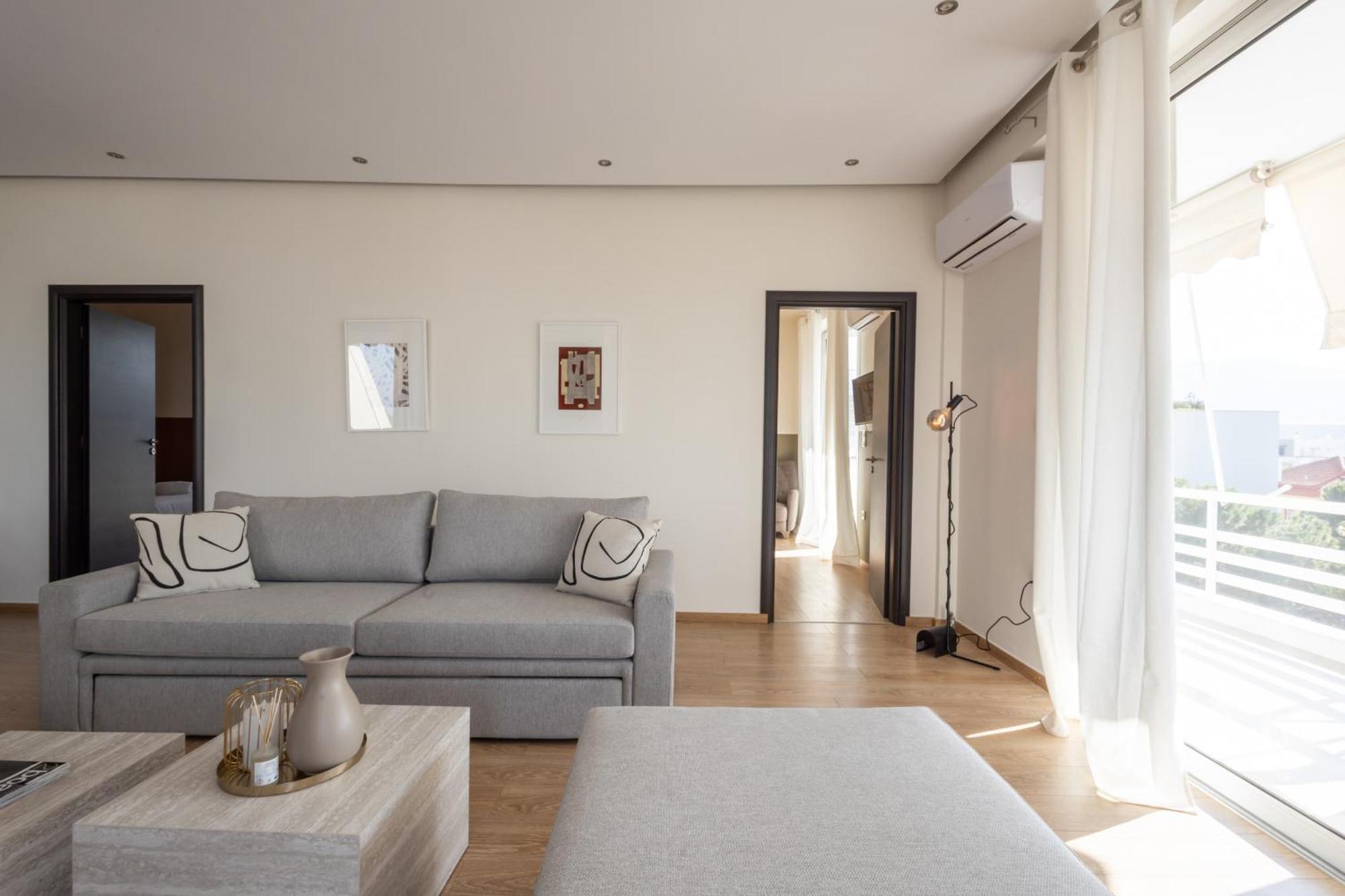 Luxurious 3-Bedroom Seaside Retreat Fully Renovated In 2025 Athen Eksteriør billede