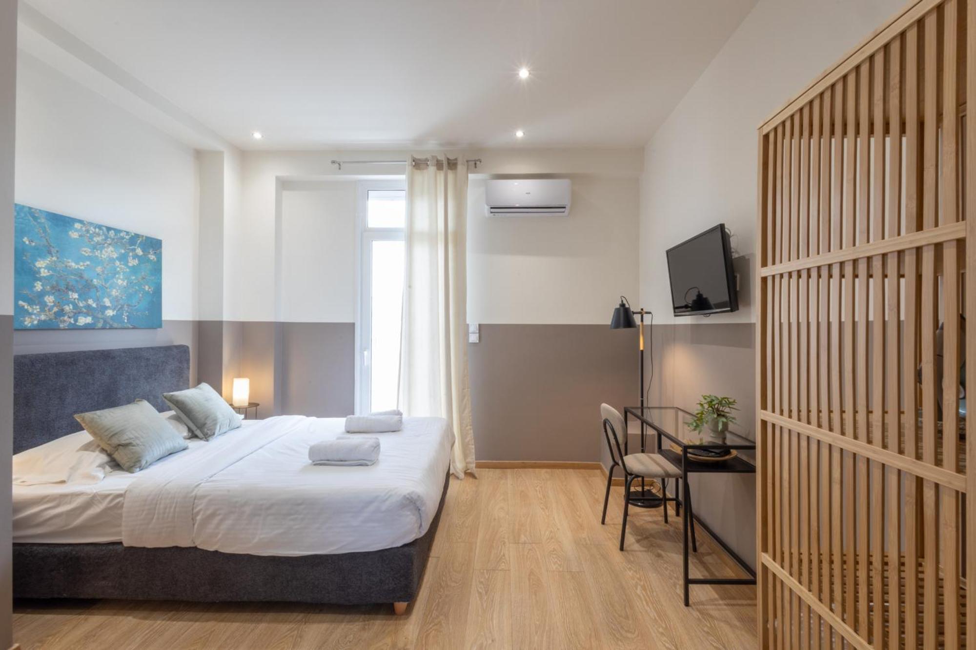 Luxurious 3-Bedroom Seaside Retreat Fully Renovated In 2025 Athen Eksteriør billede