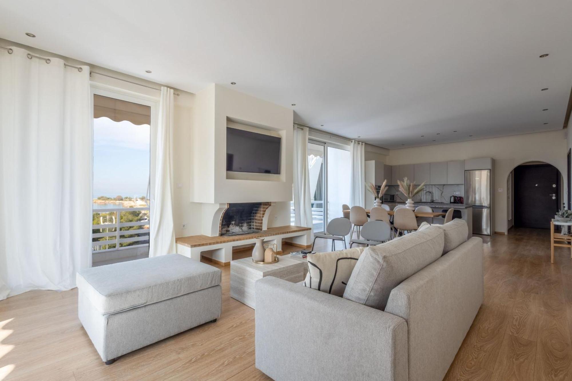 Luxurious 3-Bedroom Seaside Retreat Fully Renovated In 2025 Athen Eksteriør billede